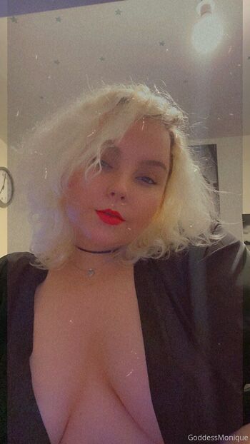Monique Goddes / moniiquefox nude photo #29