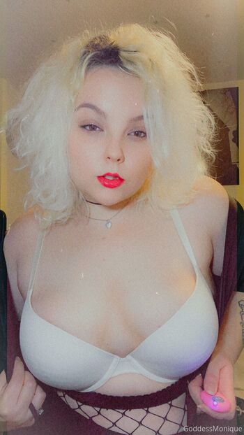 Monique Goddes / moniiquefox nude photo #30