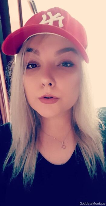 Monique Goddes / moniiquefox nude photo #37