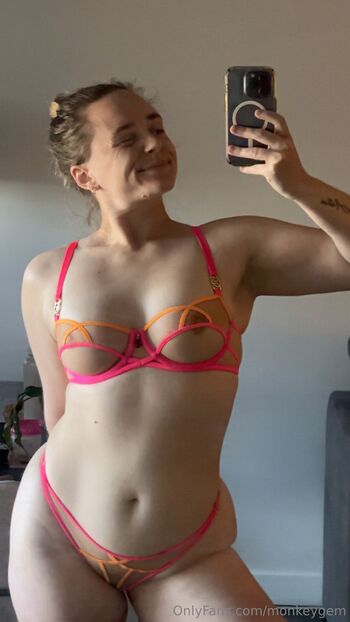 Megz / monkeygem nude photo #3