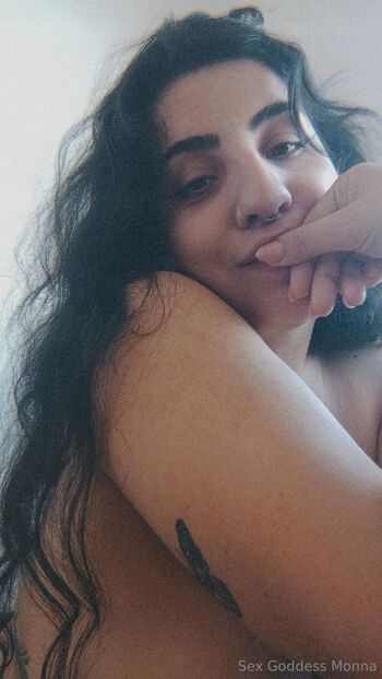 Monna / monnaxxx nude photo #5