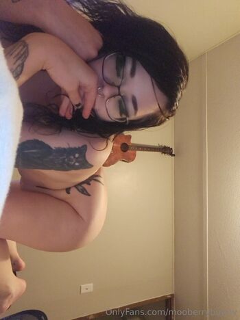 Amy / mooberrybunny nude photo #22