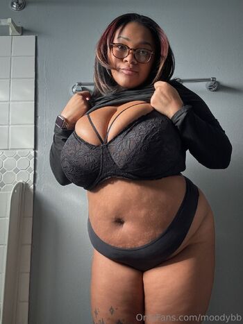 Moody Boobie / moodybb / msmoodybby / bustyebonyslxt / msmoodybb nude photo #2
