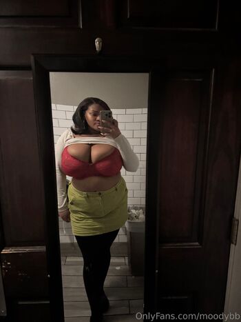 Moody Boobie / moodybb / msmoodybby / bustyebonyslxt / msmoodybb nude photo #4