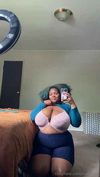 Moody Boobie / moodybb / msmoodybby / bustyebonyslxt / msmoodybb nude photo #6