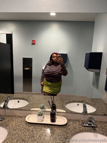 Moody Boobie / moodybb / msmoodybby / bustyebonyslxt / msmoodybb nude photo #9