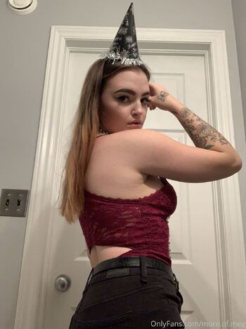 Me / more.of.meg nude photo #15