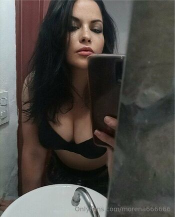 Annie / morena666666 nude photo #3