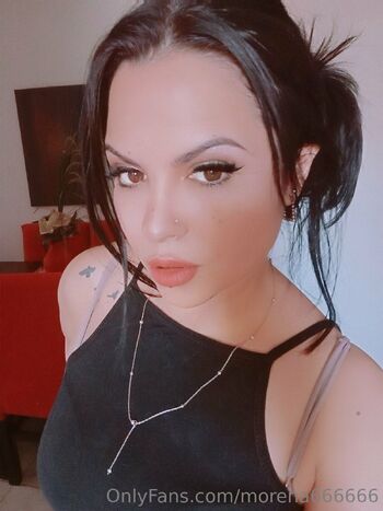 Annie / morena666666 nude photo #17