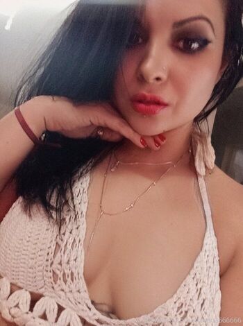 Annie / morena666666 nude photo #37