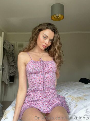 Me / moreofmegrain nude photo #20