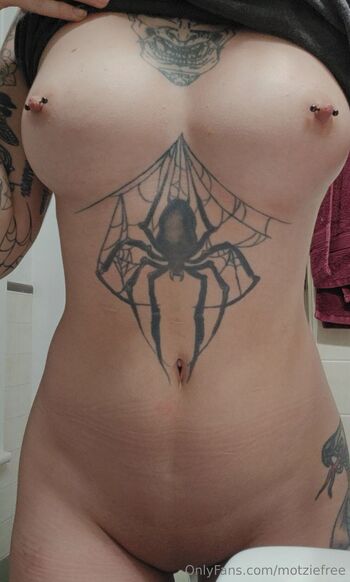 Motzie Fre / motziefree nude photo #1