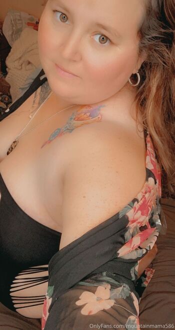 Mountain Mama 58 / mountainmama586 nude photo #3
