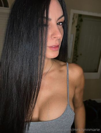 Lynnmari / mrs.lynnmarie nude photo #19
