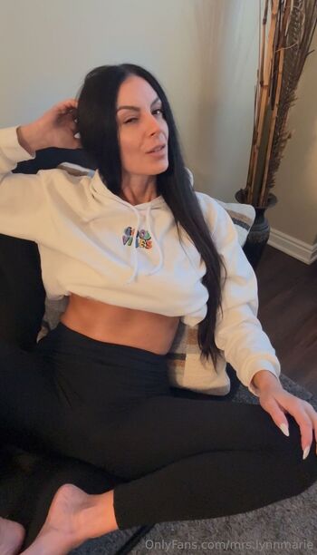 Lynnmari / mrs.lynnmarie nude photo #28