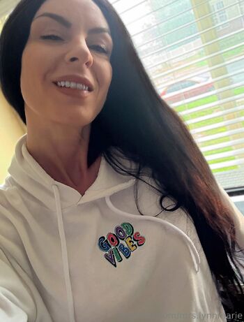 Lynnmari / mrs.lynnmarie nude photo #30