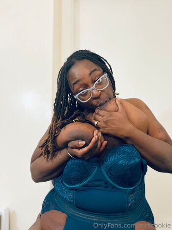 Passionsdefine / mrscookie nude photo #1