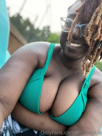 Passionsdefine / mrscookie nude photo #15