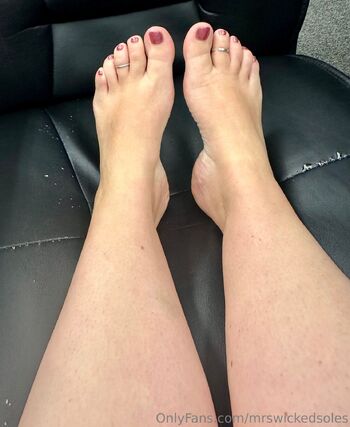 Mrs. Wicke / mrswickedsoles / wicked_littlesoles nude photo #2
