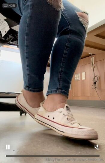 Mrs. Wicke / mrswickedsoles / wicked_littlesoles nude photo #20