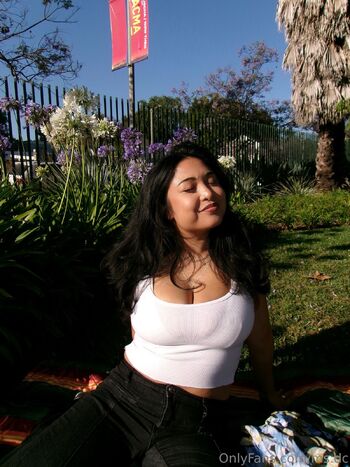 ms.dollycake / ms.dc / ms.dollycakes / djdoubledeee / ukimonster2 nude photo #2