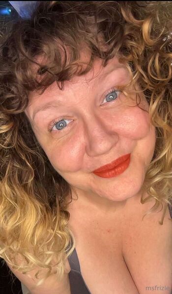 Ms. Frizl / msfrizle nude photo #5