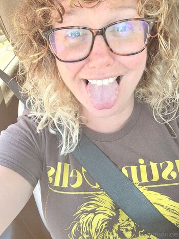 Ms. Frizl / msfrizle nude photo #27