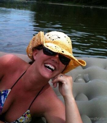 Ms. Frizl / msfrizle nude photo #32