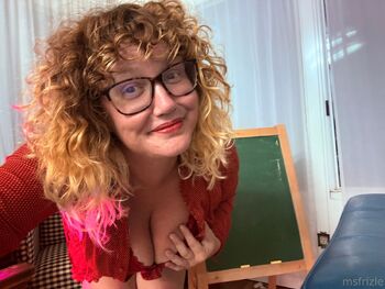 Ms. Frizl / msfrizle nude photo #37