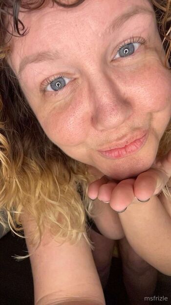 Ms. Frizl / msfrizle nude photo #38