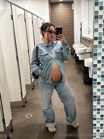 MW / mwc666 / mad0nnaworld nude photo #4