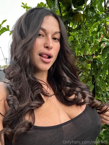 MW / mwc666 / mad0nnaworld nude photo #6
