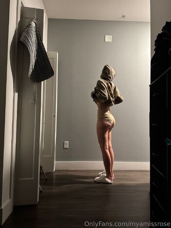 Ros / myamissrose nude photo #8