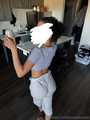 Ros / myamissrose nude photo #16