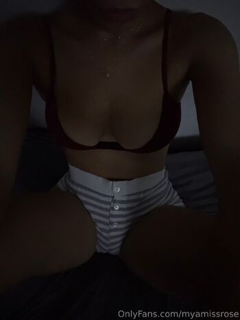 Ros / myamissrose nude photo #19