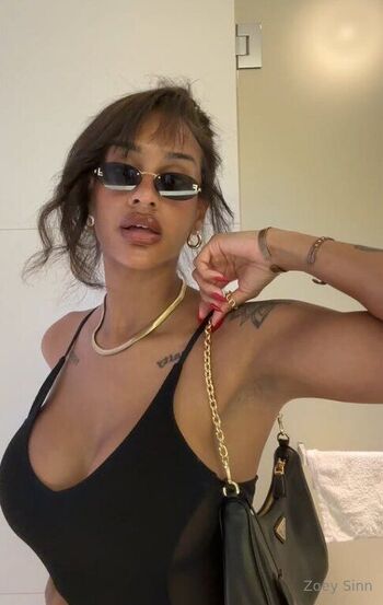 Vi / mylifeasvia nude photo #8