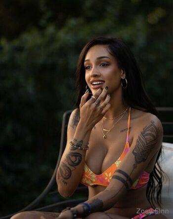 Vi / mylifeasvia nude photo #22