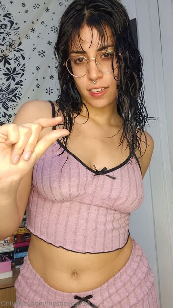 𝑴𝒚𝒔𝒕𝒊𝒄 𝑫𝒆𝒔𝒊𝒓𝒆 / mysticdesirex nude photo #3