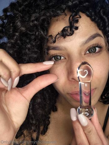 𝑴𝒚𝒔𝒕𝒊𝒄 𝑫𝒆𝒔𝒊𝒓𝒆 / mysticdesirex nude photo #5