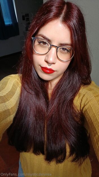 𝑴𝒚𝒔𝒕𝒊𝒄 𝑫𝒆𝒔𝒊𝒓𝒆 / mysticdesirex nude photo #15