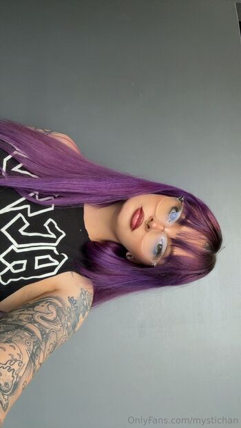 ha / mystichan nude photo #1