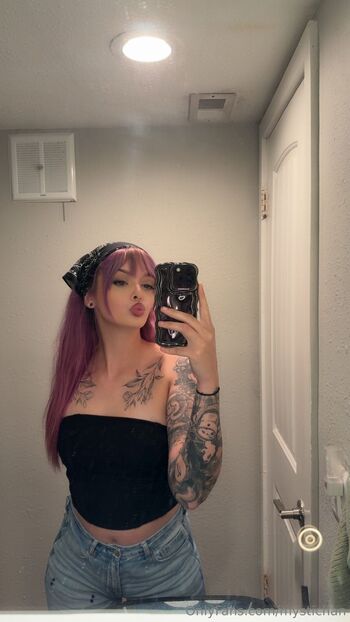 ha / mystichan nude photo #3