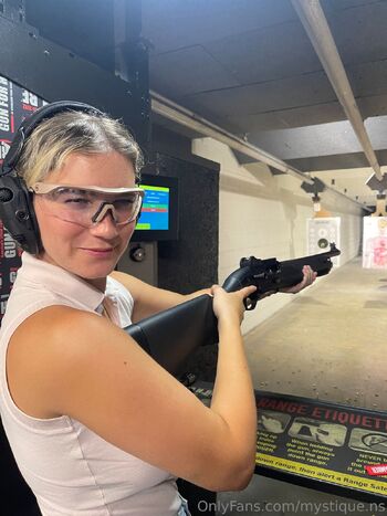 Mystique.n / mystique.ns nude photo #2