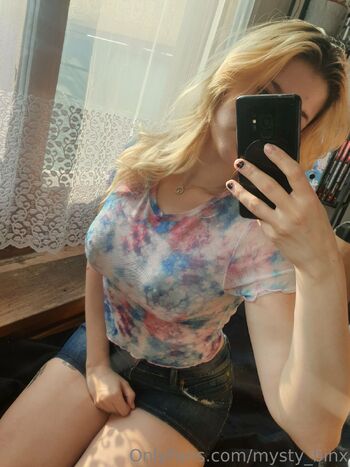 Myst / mysty_binx nude photo #2