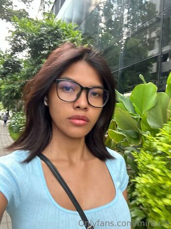 Mir / myyra22 nude photo #6