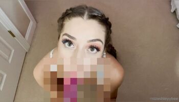 Ashle / mzashleyybee nude photo #12