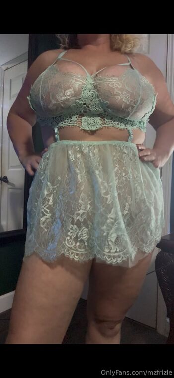 Mz Frizl / mzfrizle nude photo #6