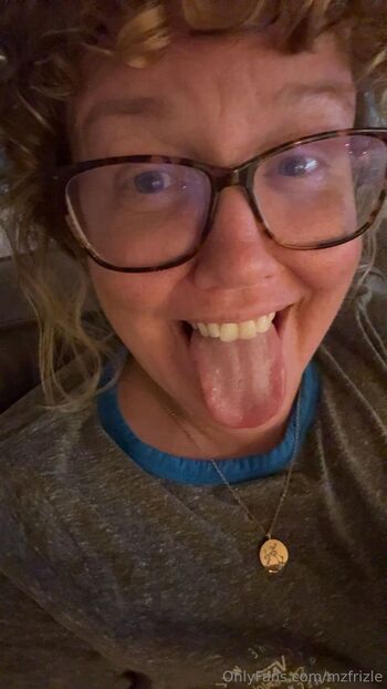 Mz Frizl / mzfrizle nude photo #19