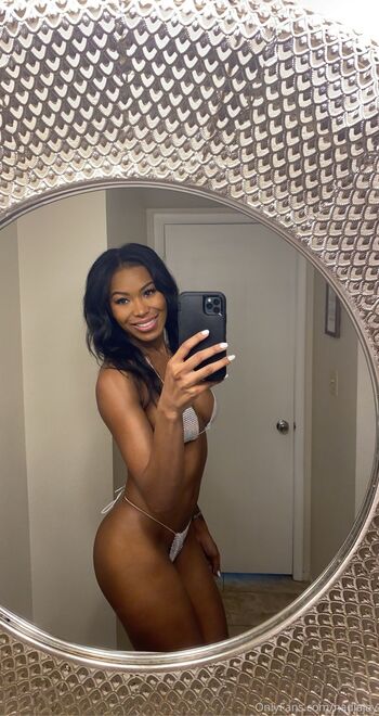 Nadia Ja / nadiajay / heynaudia / _nadiajay_ nude photo #1