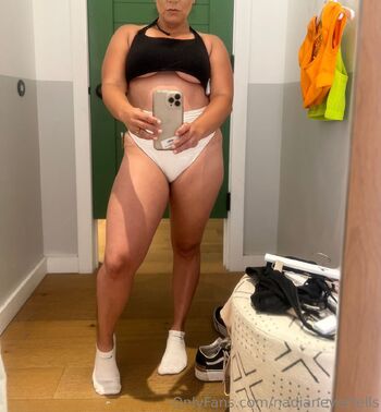 Yourspicylatin / nadianevertells nude photo #4